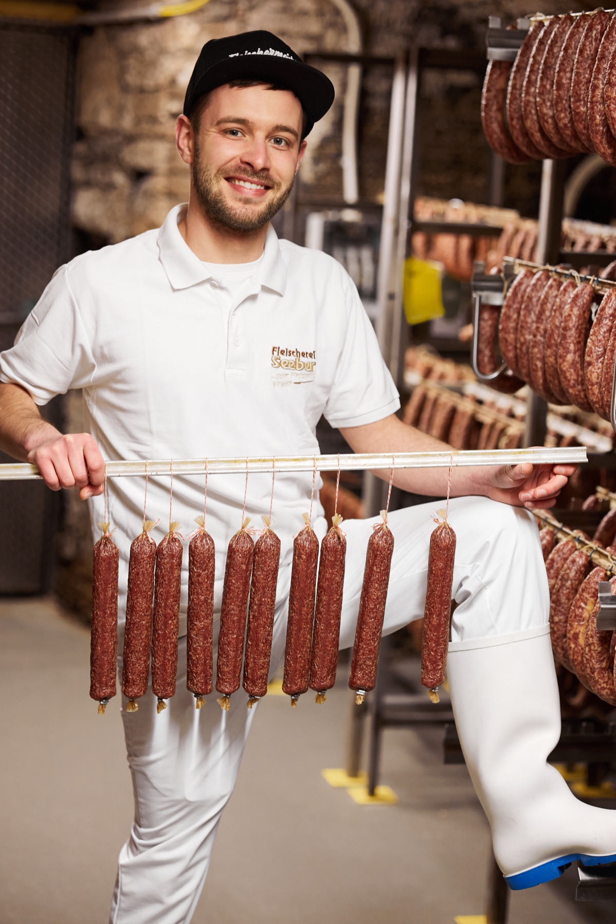 Tilman Seeber im Reiferaum der Fleischerei