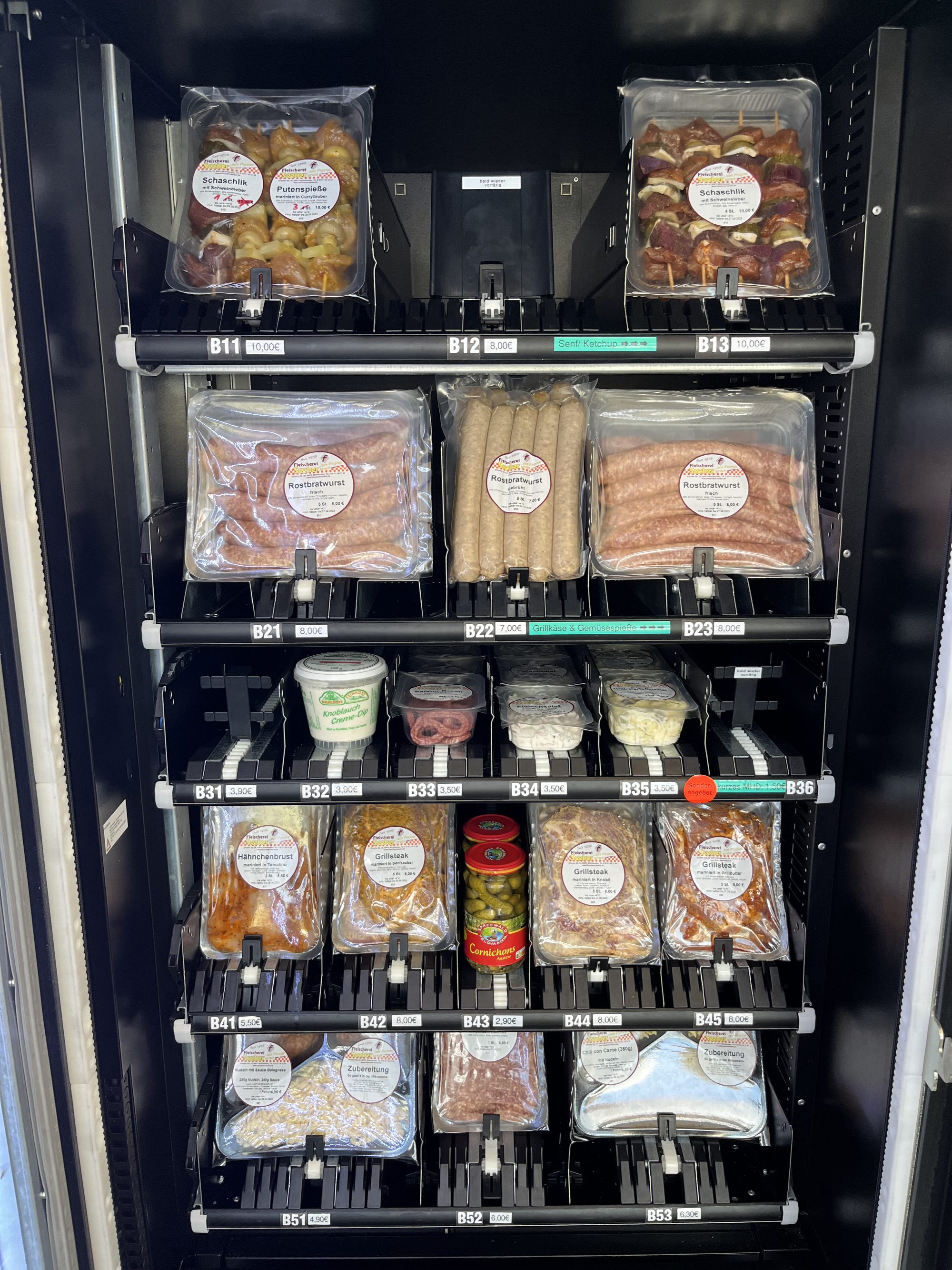 Grillfleisch und weitere Produkte in Seebers Selbstbedienung